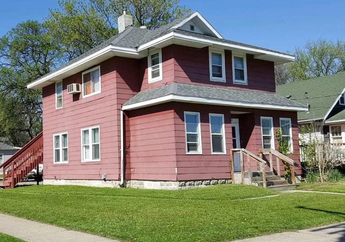 Primary Photo - 1321 8th Ave N