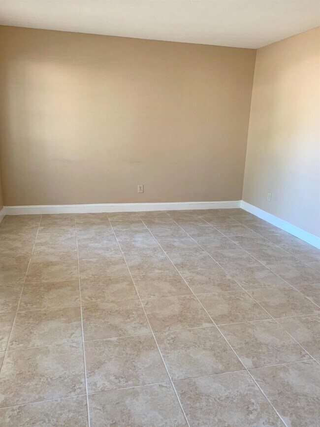 Foto del edificio - 4803 Brooklawn Dr