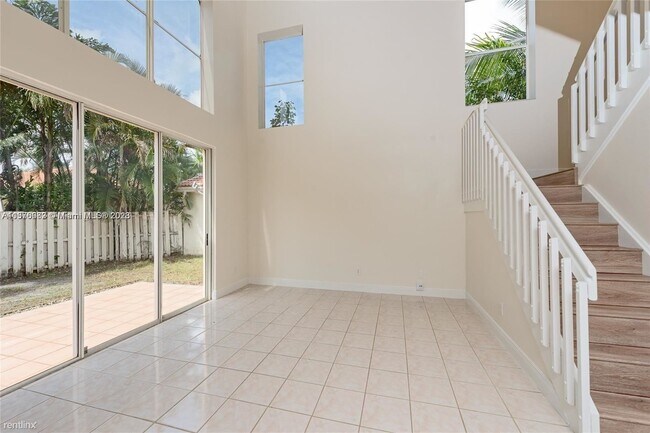 Building Photo - 4 br, 2.5 bath House - 924 Opal Ter 1