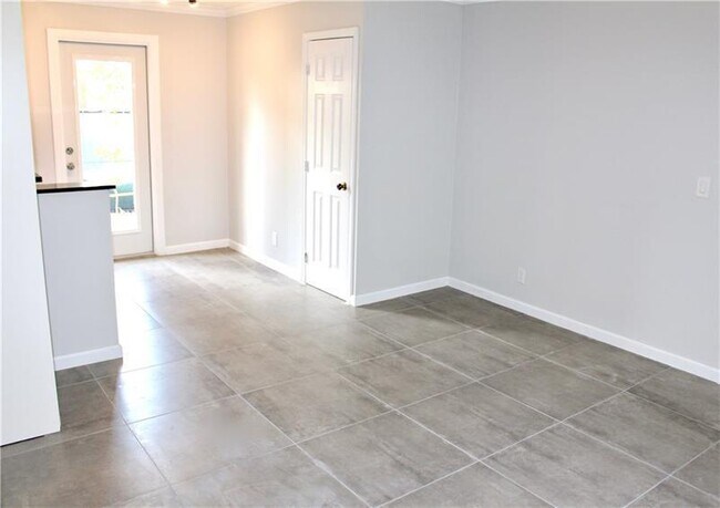 Foto del edificio - 621 28th NE St