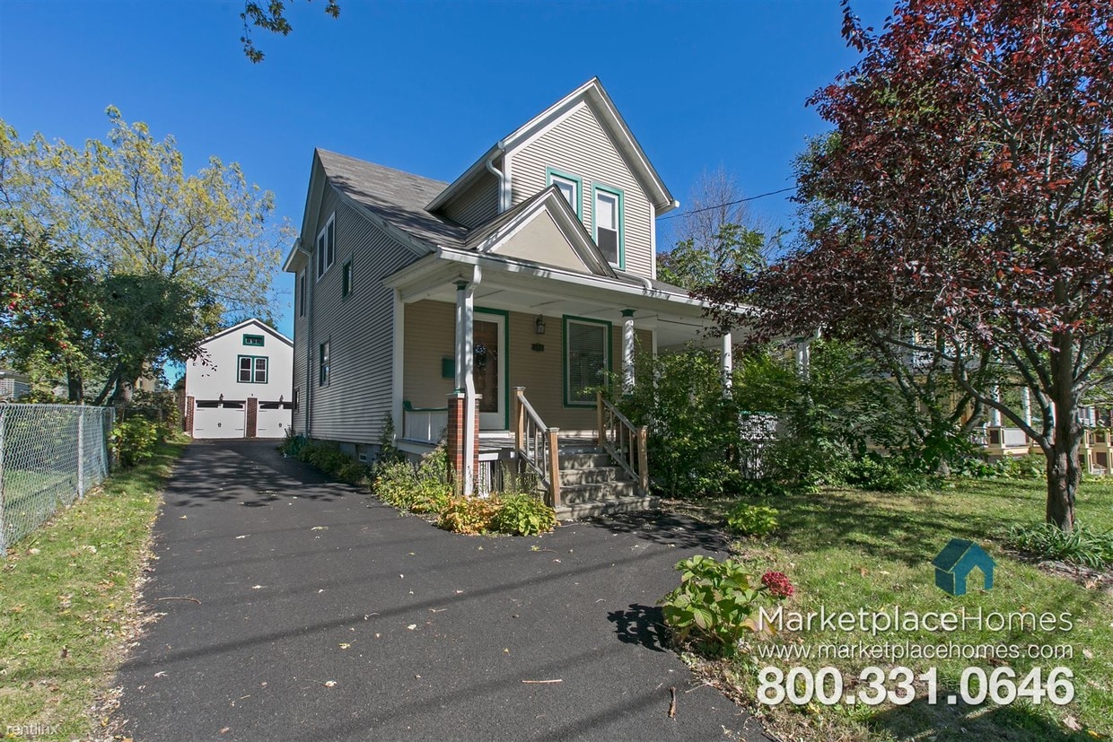 Primary Photo - 244 W Ridgeland Ave