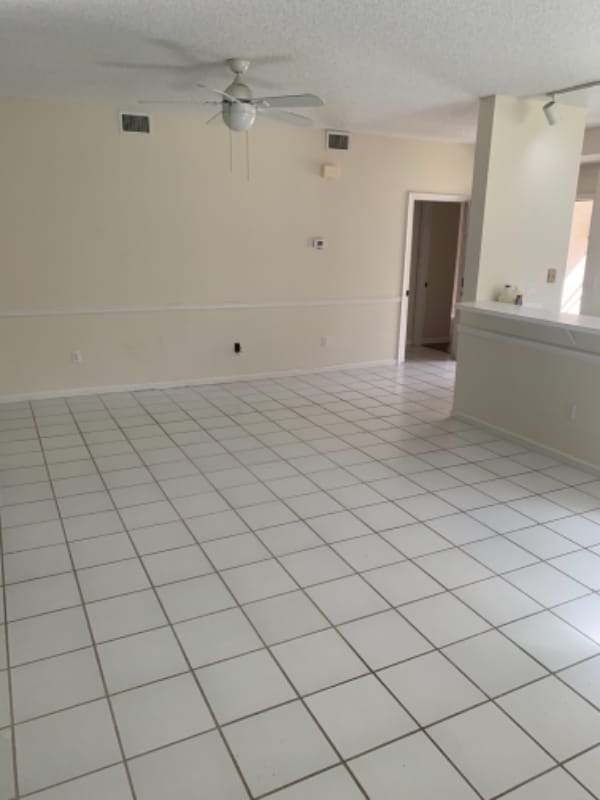Foto del edificio - 8073 Aberdeen Dr