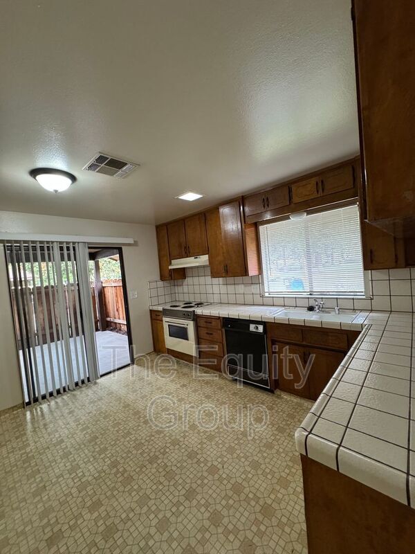 Foto del edificio - 4603 W Cypress Ave