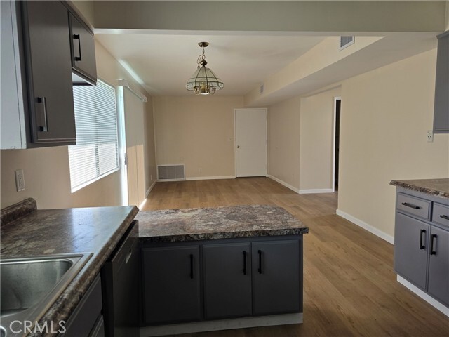 Building Photo - 1408 W 220th St