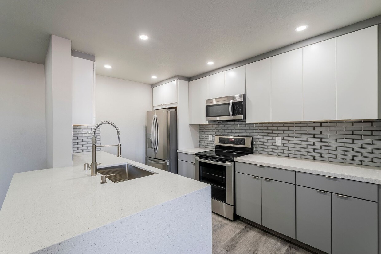 Primary Photo - HIGHLY UPGRADED 1 BEDROOM CONDO WITH CAR G...