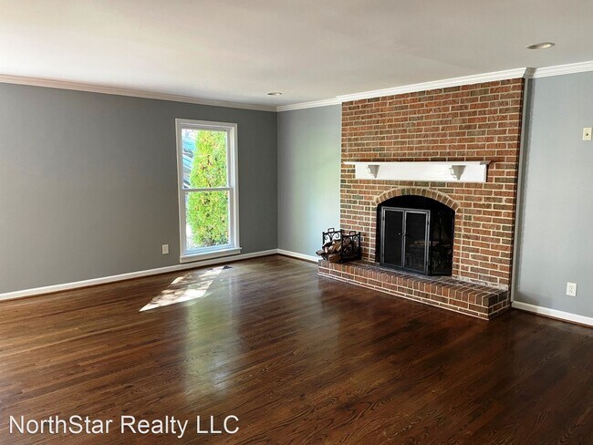 Building Photo - 4 br, 3.5 bath House - 1640 Ridge Road