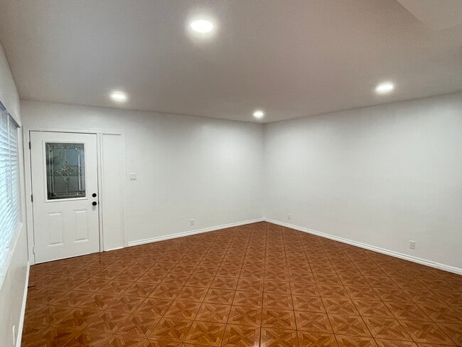 Livingroom1 - 437 W 11th St