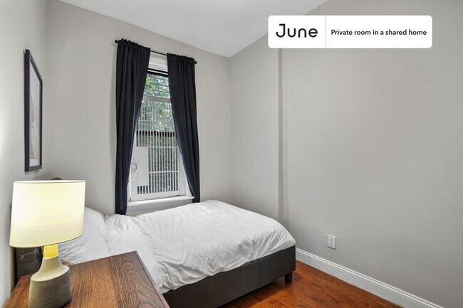 Foto del edificio - Room in Shared 4 bed/1 bath home
