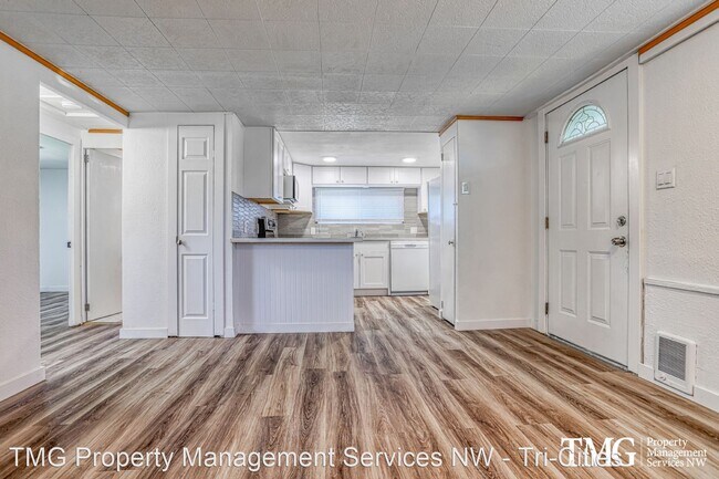 Building Photo - 2 br, 1 bath House - 1308 Totten Avenue