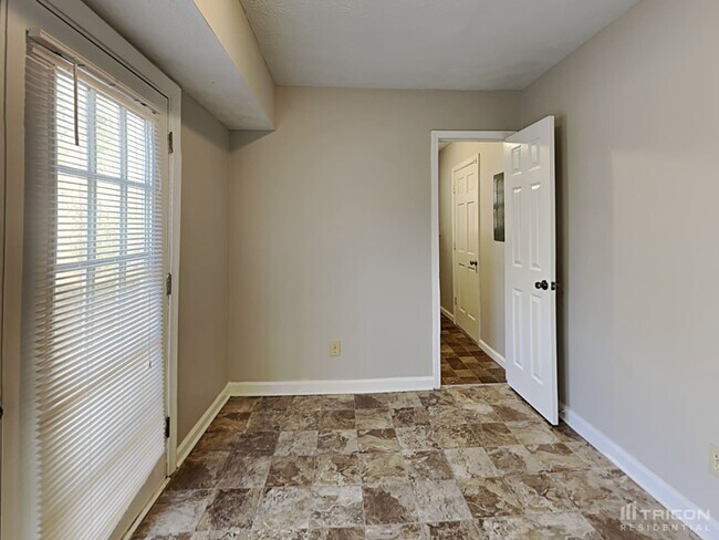 Foto del edificio - 5272 Omalley Ln
