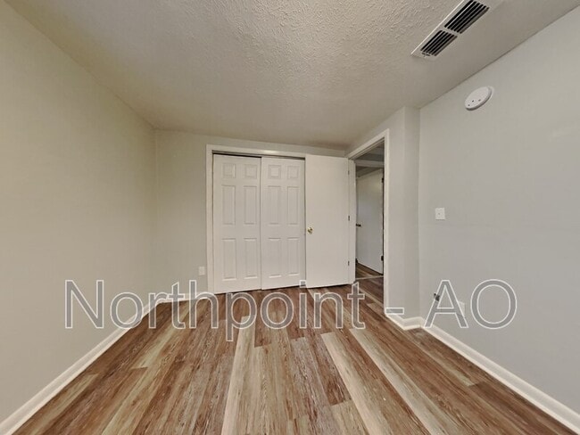 Building Photo - 10683 Arnez Rd