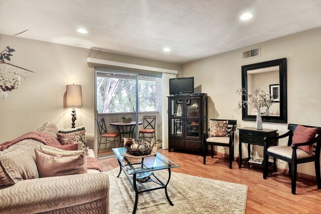 Living room - 29784 Sea Shore Ln