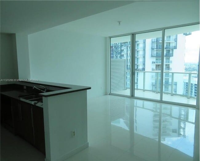 Building Photo - 300 S Biscayne Blvd