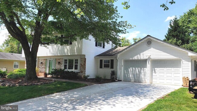 Building Photo - 13110 Point Pleasant Dr