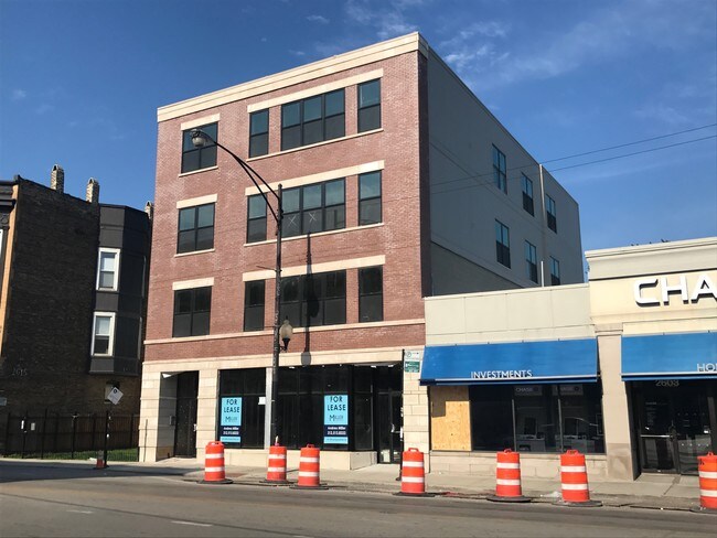 Building Photo - 2611 N Halsted St