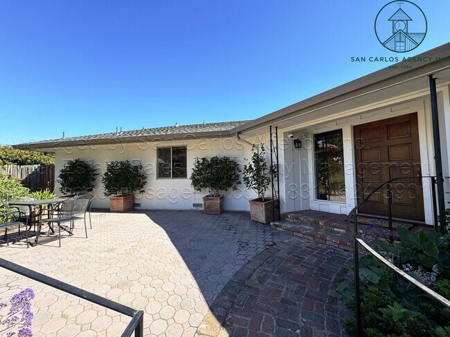 Foto del edificio - 2 Bedroom Carmel Home with Views of Point Lobos