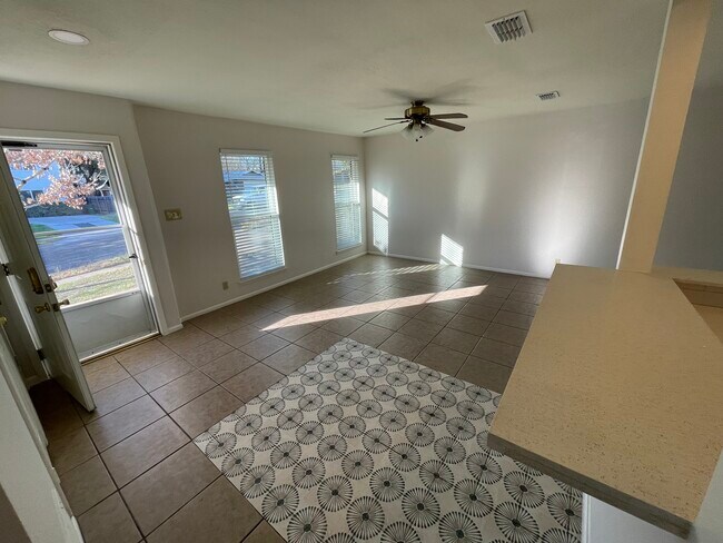 Viviendo - 2409 Glen Springs Way