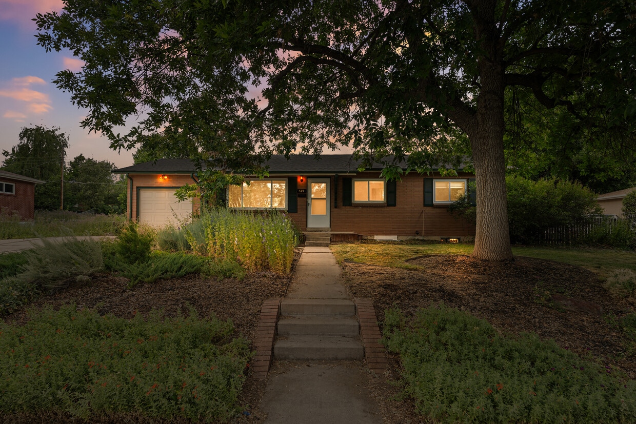 Foto principal - 571 S Taft St