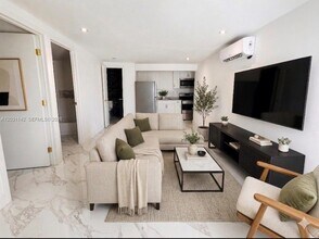 Building Photo - 201 Calle Grande Dr