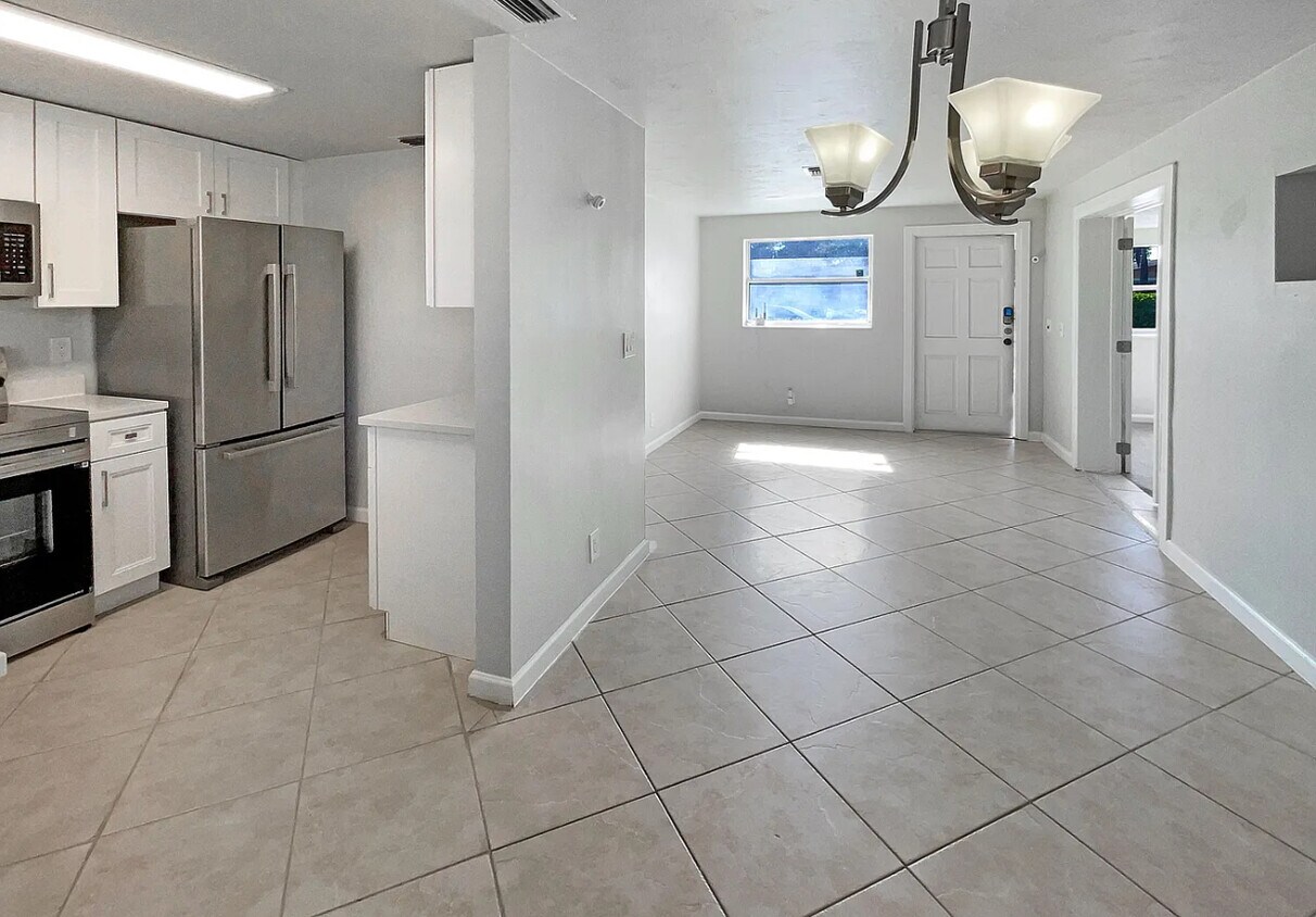 Foto principal - 216 NE 14th St
