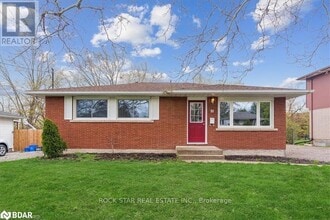 Building Photo - 10 Westdale Dr