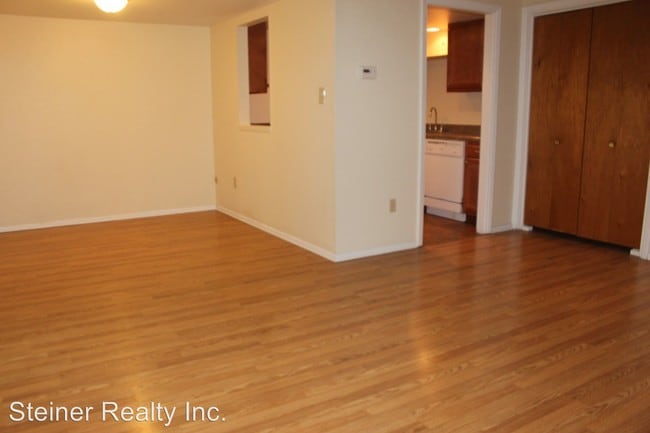 Building Photo - 566 S Trenton Ave