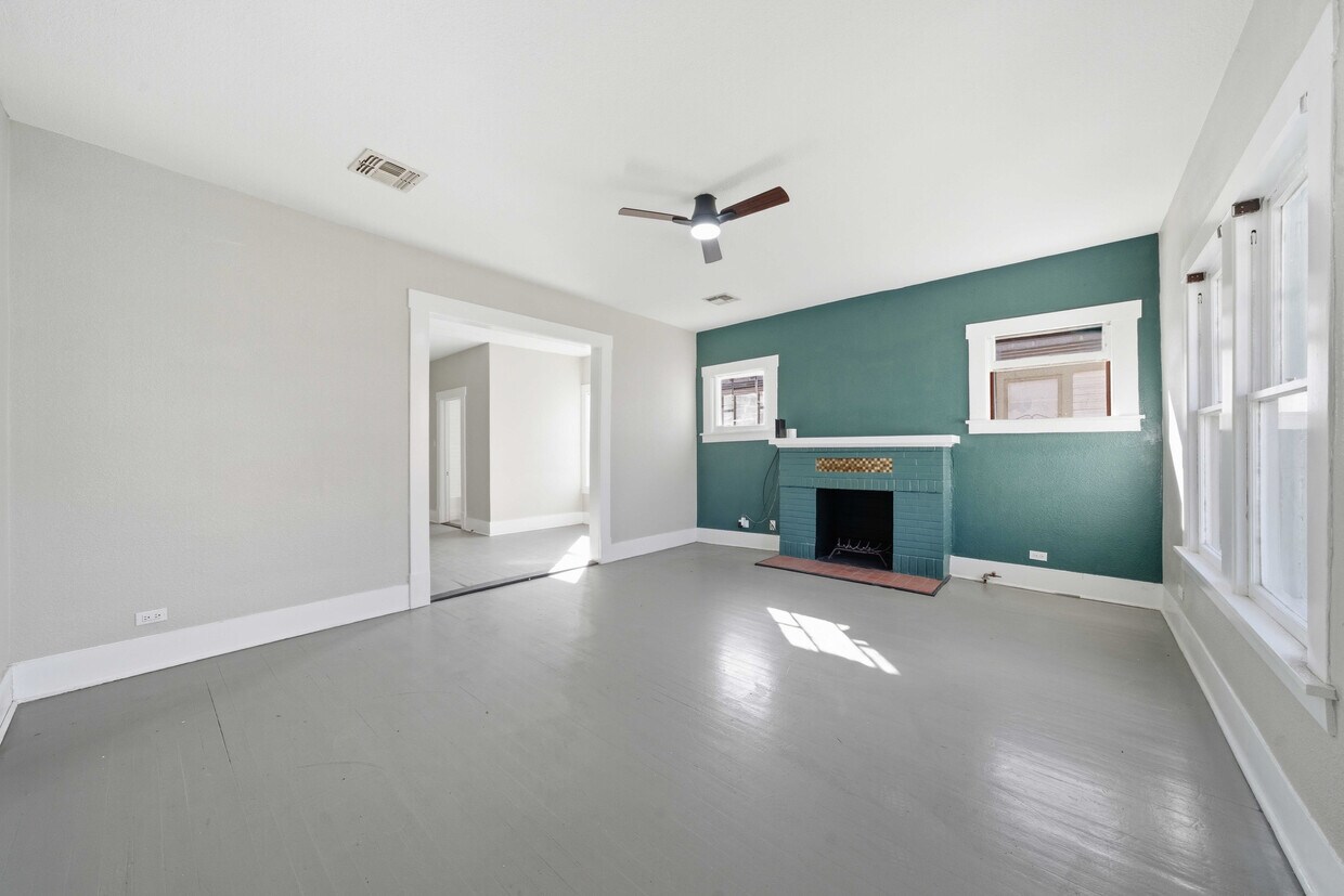 Photo - 122 Biering St (San Antonio, TX)