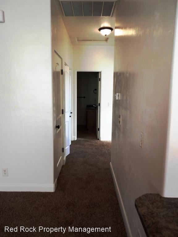 Building Photo - 3 br, 2 bath House - 466 N 2480 W