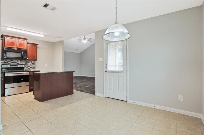 Building Photo - 104 Indigo Brush Dr