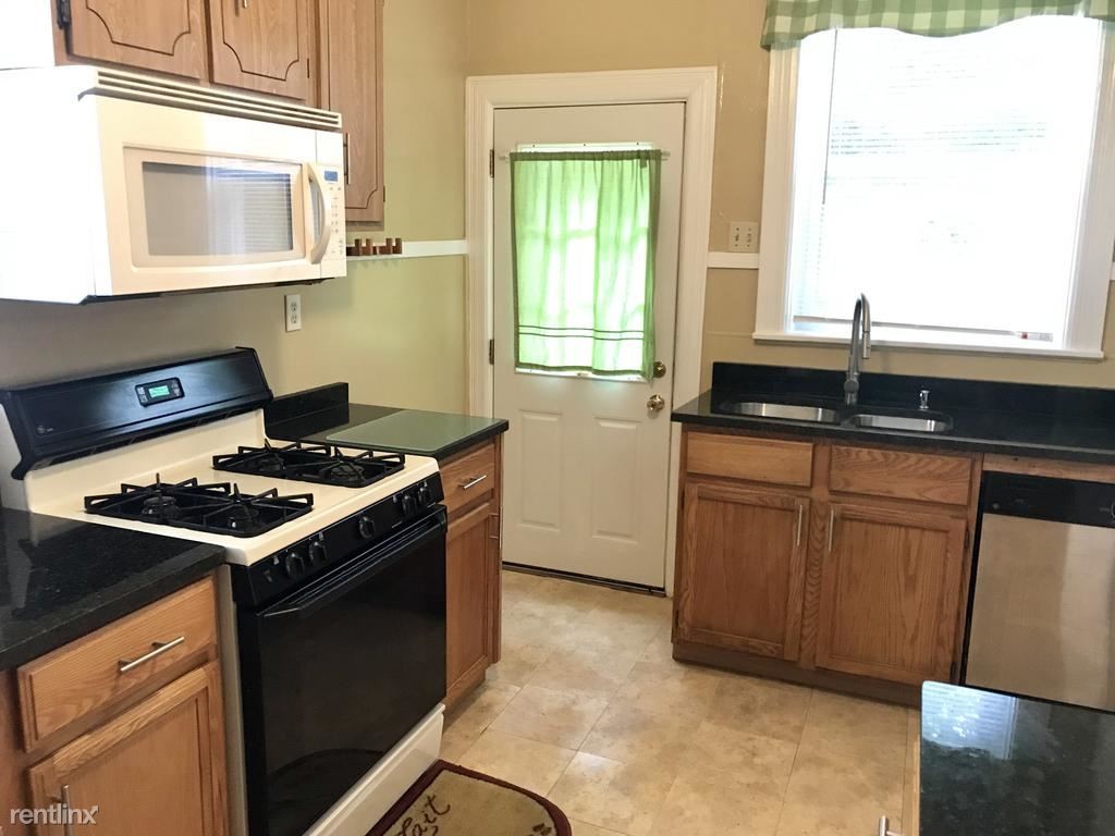 Foto principal - 3 br, 2 bath House - 86 Oakwood Ave