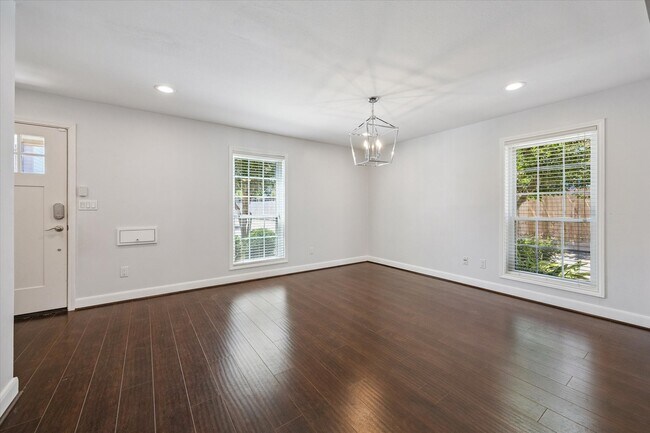 Foto del edificio - 671 N Post Oak Ln