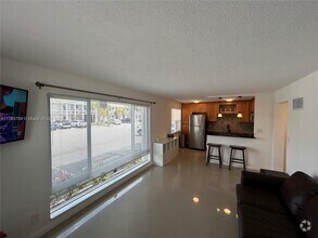 Building Photo - 2862 NE 32nd St
