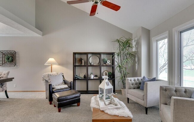 Foto del edificio - 4367 S 151st St