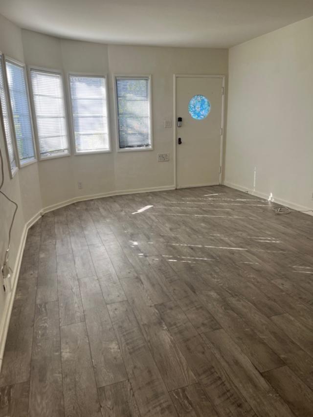 Foto del edificio - 10913 Moorpark St