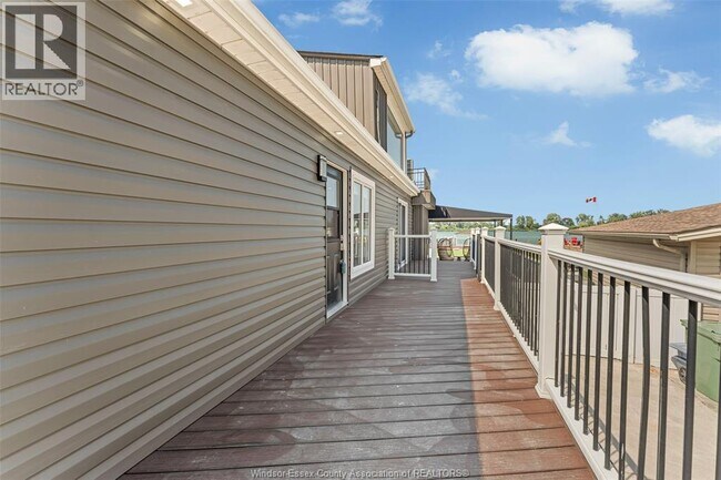 Building Photo - 8830 Riverside Dr E