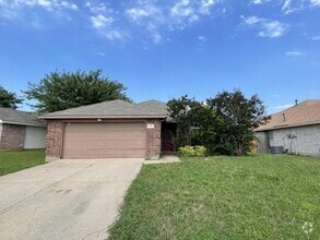 Building Photo - 1507 Parrot Ct