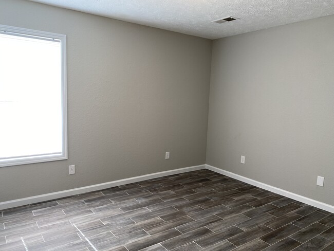 Building Photo - 61 North Craves Creek