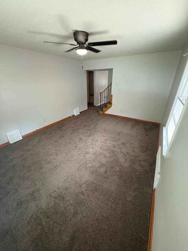 Foto del edificio - 1497 E 193rd St