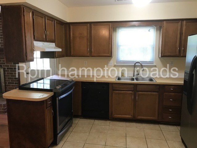Foto del edificio - 3916 Lombard Ct