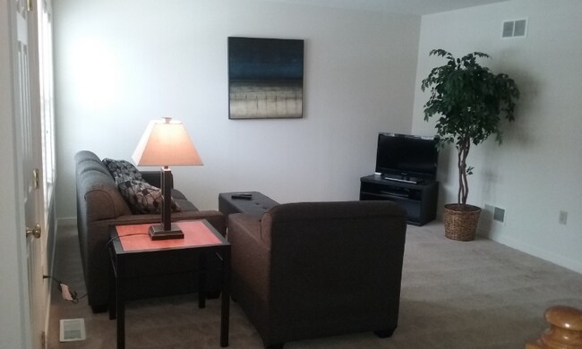 Building Photo - 109 Landing Cir