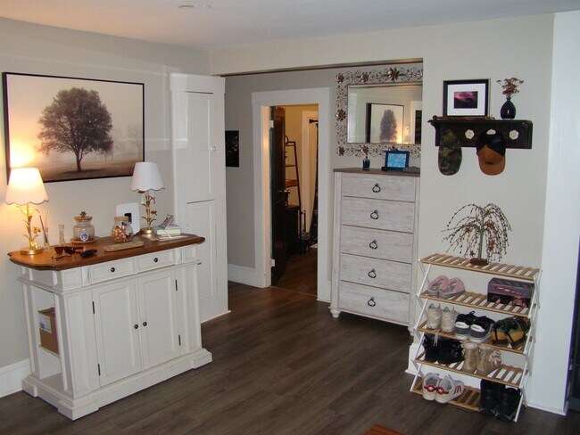 Foto del edificio - 13 Back River Rd