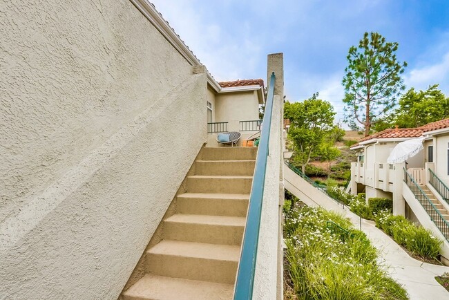 Building Photo - Beautiful Aliso Viejo Condo in the Seagate...