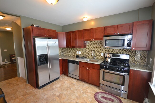 Foto del edificio - 105 Radcliffe Ave