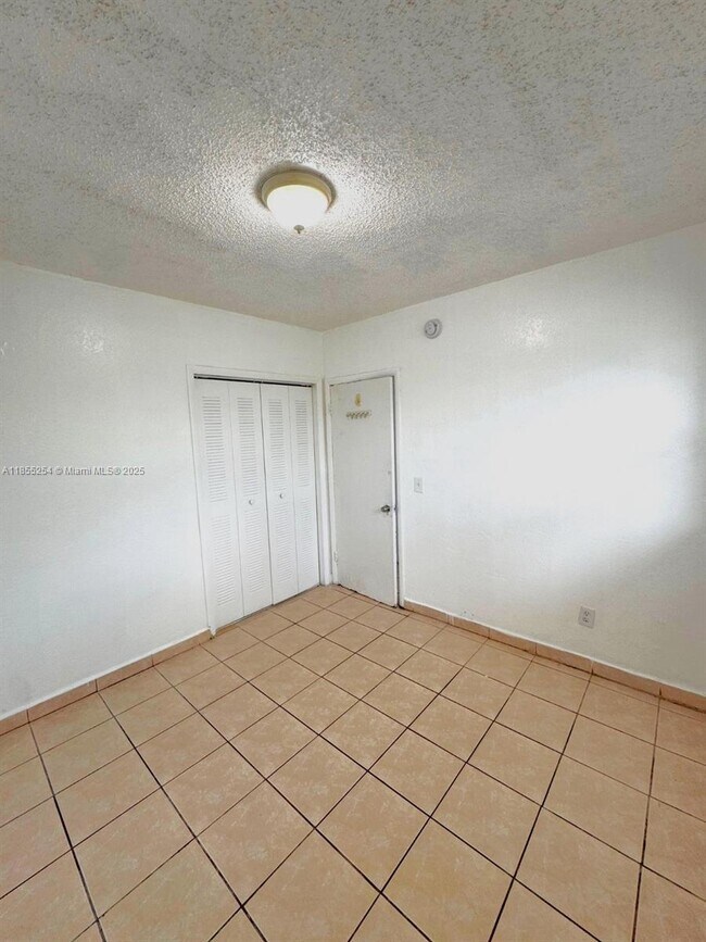 Foto del edificio - 2275 NW 23rd St