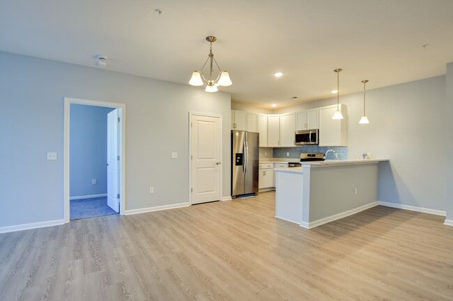 Foto del edificio - 1720 Vankar Dr