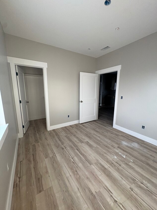 Building Photo - Ririe Apartment unit 1