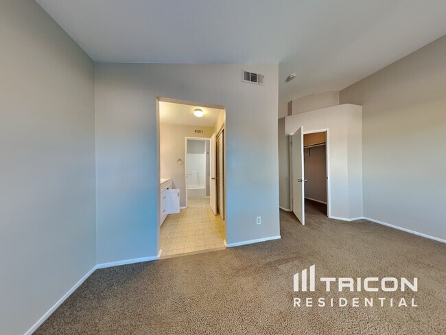 Building Photo - 25172 Omaha Dr