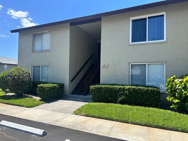 Building Photo - 4215 E Bay Dr