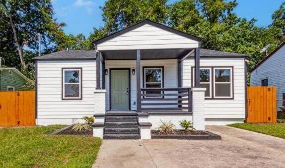 Foto principal - 2136 Commander Rd
