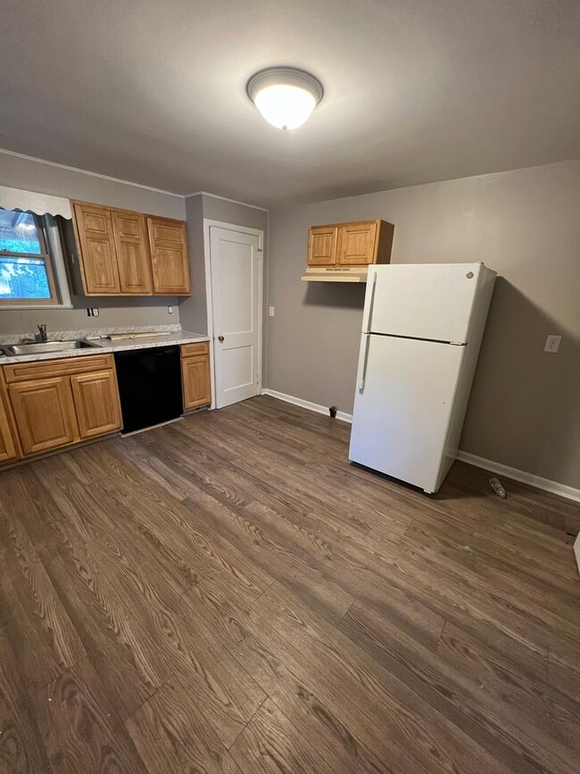 Building Photo - COMING SOON! -3 bedroom 1.5 townhouse in Carlisle PA!